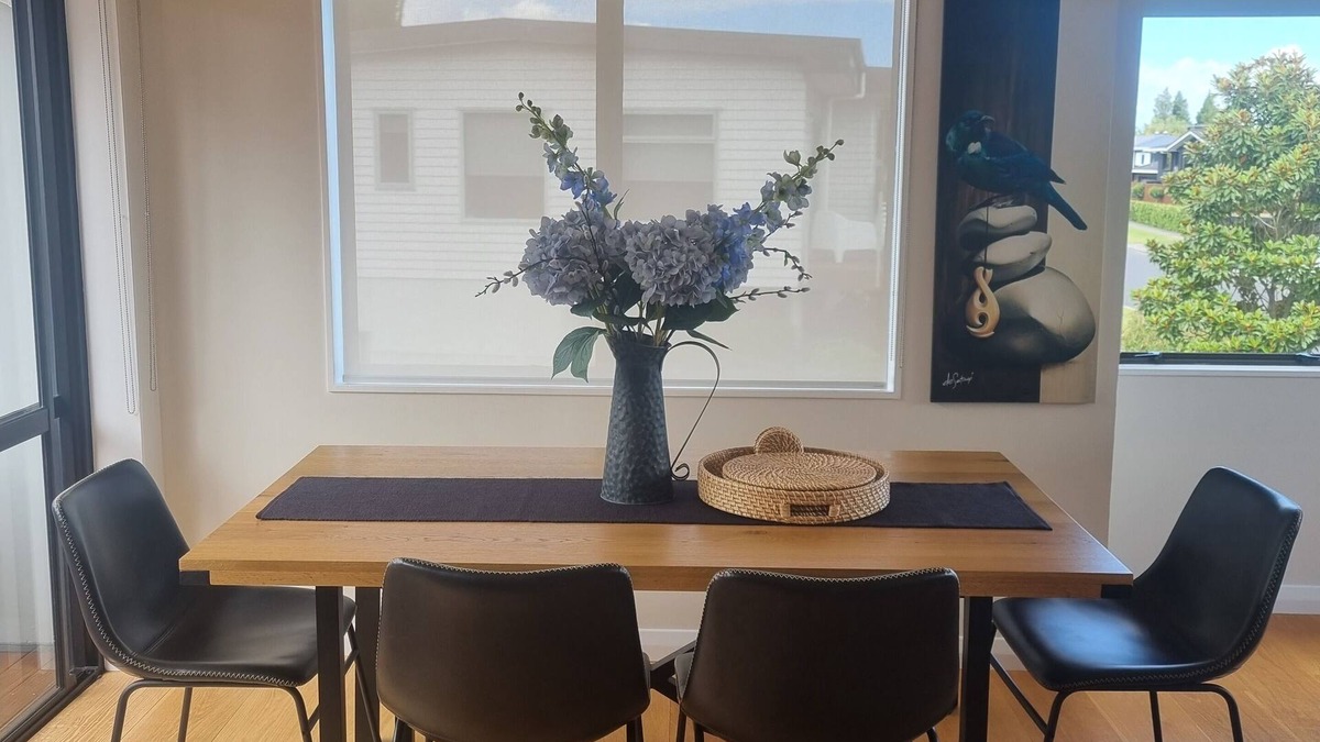 Taupo House | Walk to the Lake, or Stay in and Enjoy the View