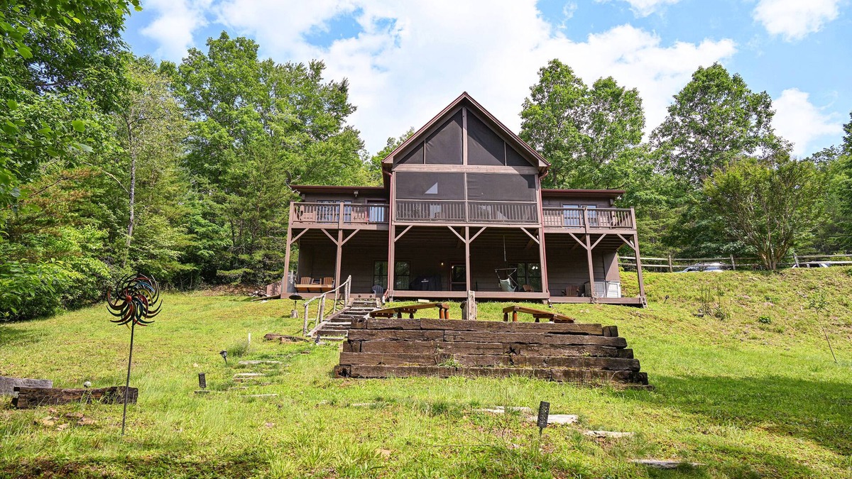 Murphy Cabin | Walk to the river or stay at the cabin w/great outdoor space. Close to the Folk School & Casino