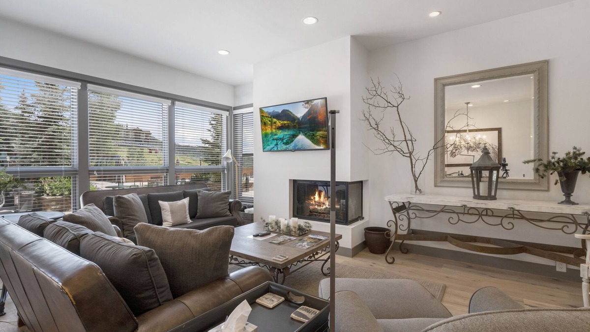 Steamboat Springs Condo | Walk to the ski slopes, restaurants & shops. Location is everything!