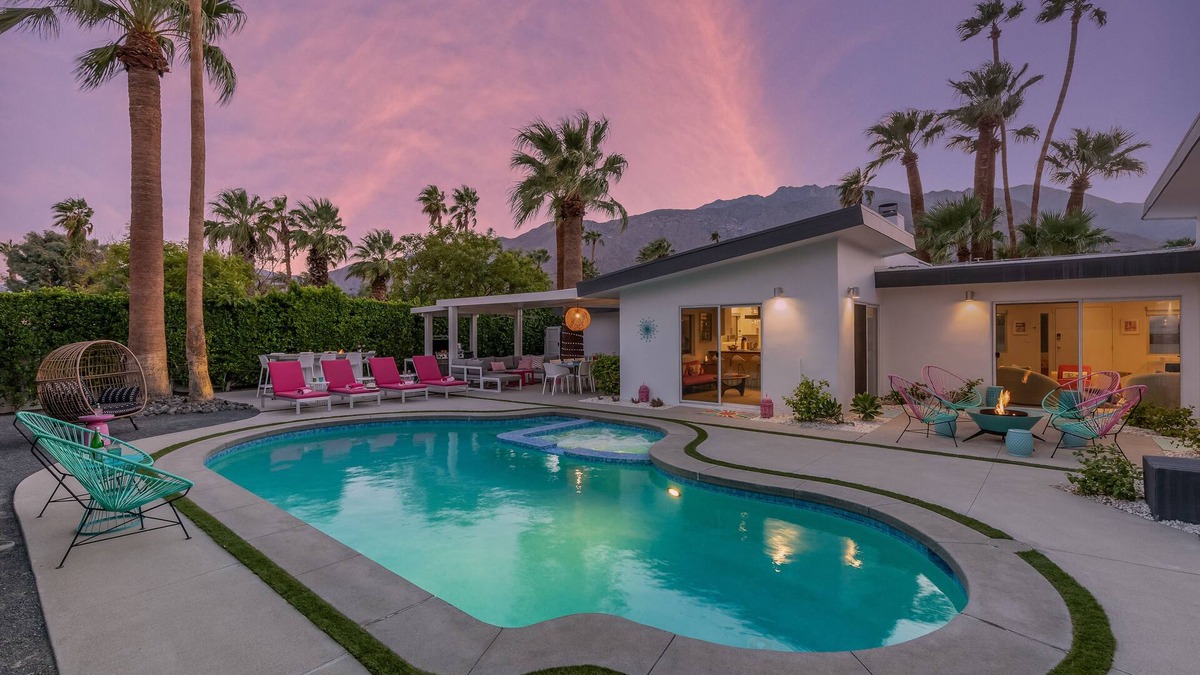 El Mirador House | Walk to Town! Super Swanky! Private Pool Yard! - Fiesta in the Sun