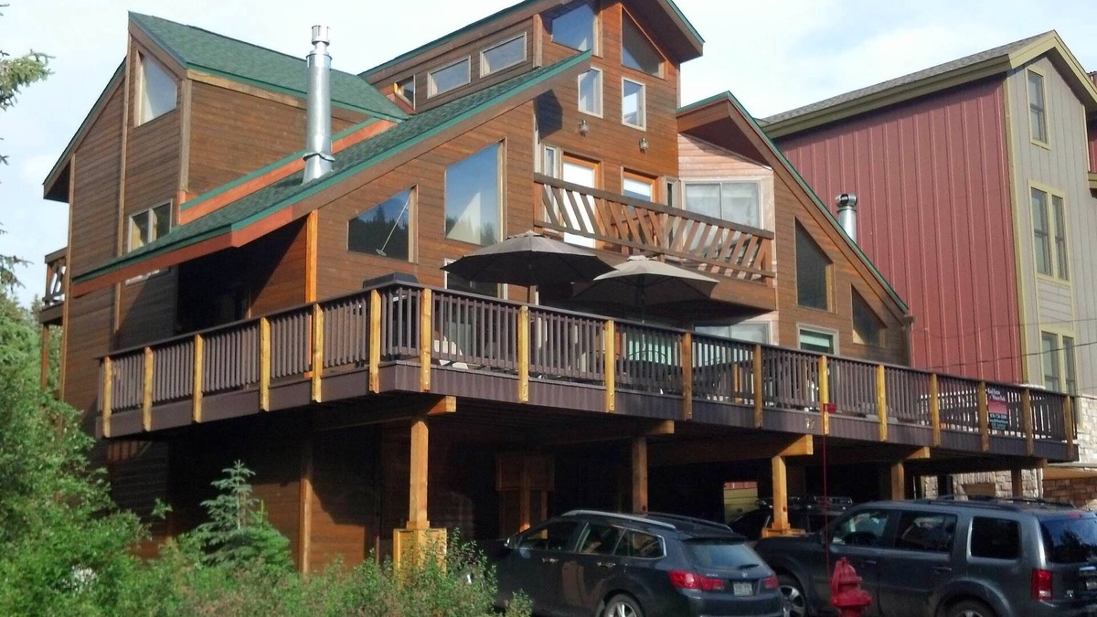 Winter Park Ski Chalet | Walk to Winter Park Lifts - Private Hot Tub - Pet Friendly - Custom Duplex