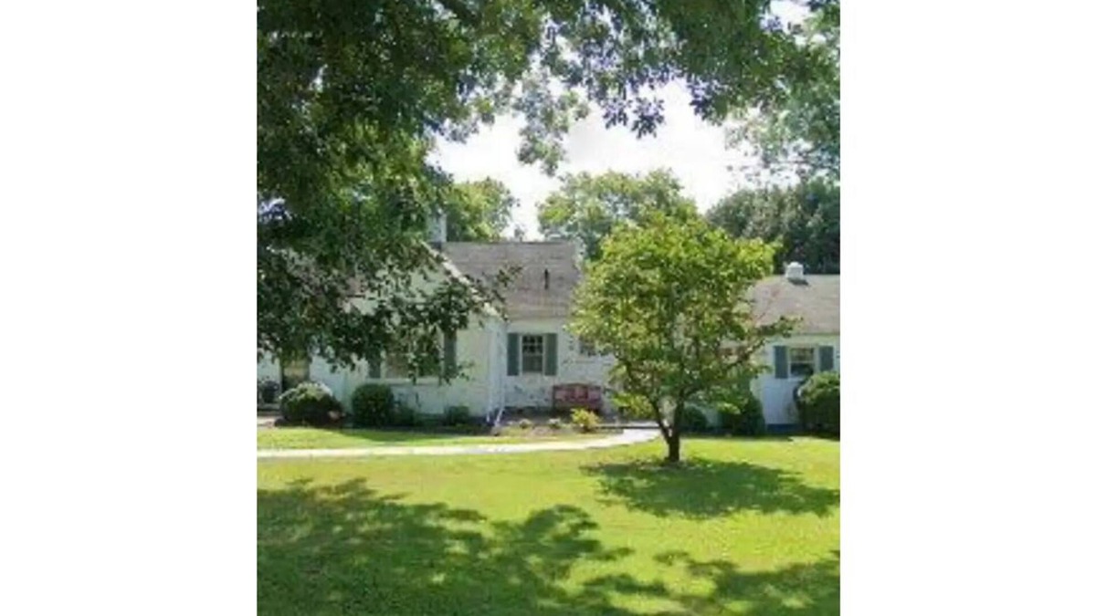 Bowling Green House | Walk to WKU from this charming one-bedroom bungalow
