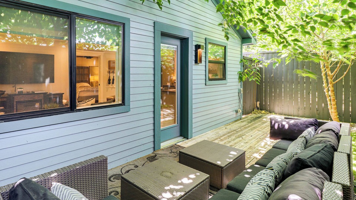 Zilker House | Walk to Zilker Park, Barton Springs Pool! Cozy Gem