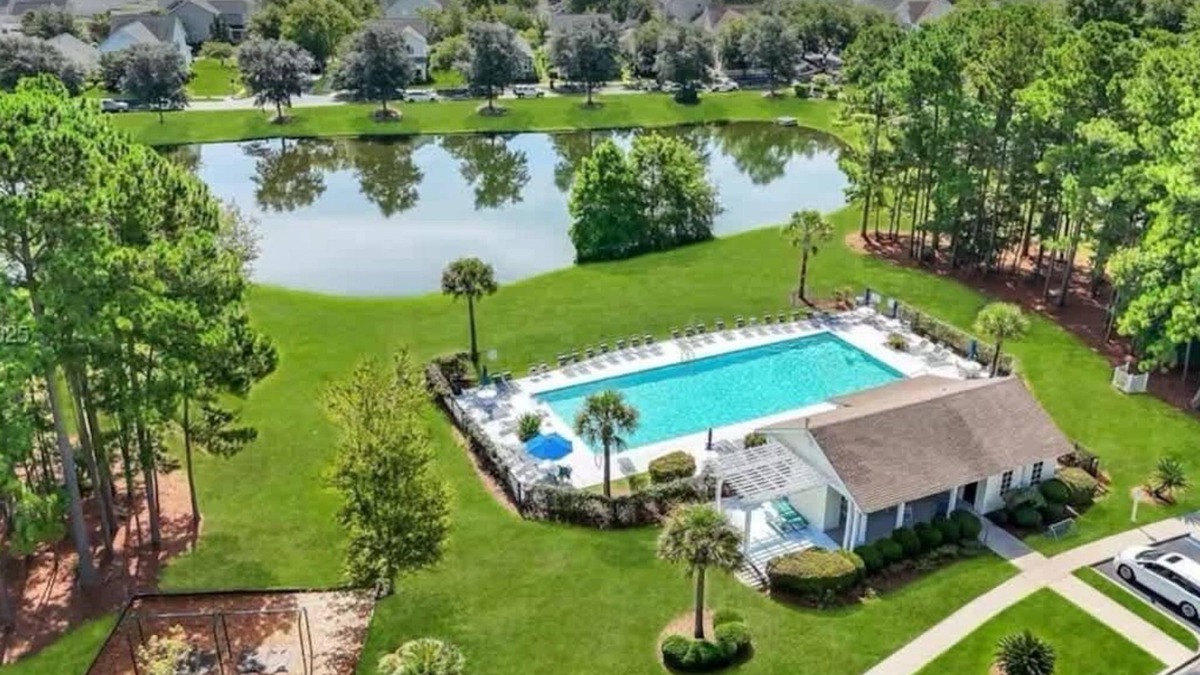Bluffton House | Walk2OldTown! Luxury Home + Carriage House