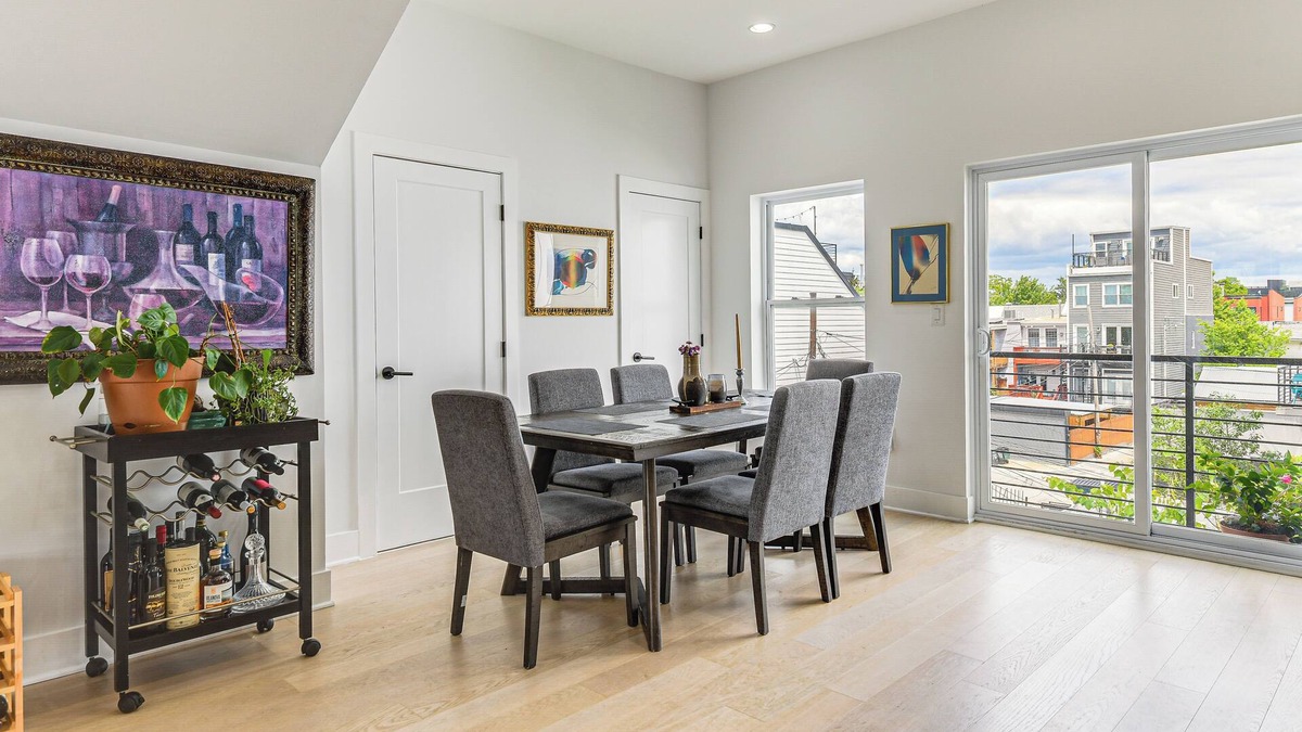 Park View Condo | Walkable Columbia Heights Condo w/Rooftop Deck!