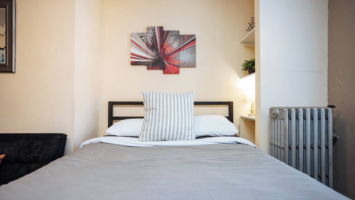 Quality Hill Apartment | Walkable Downtown KC*Private Parking