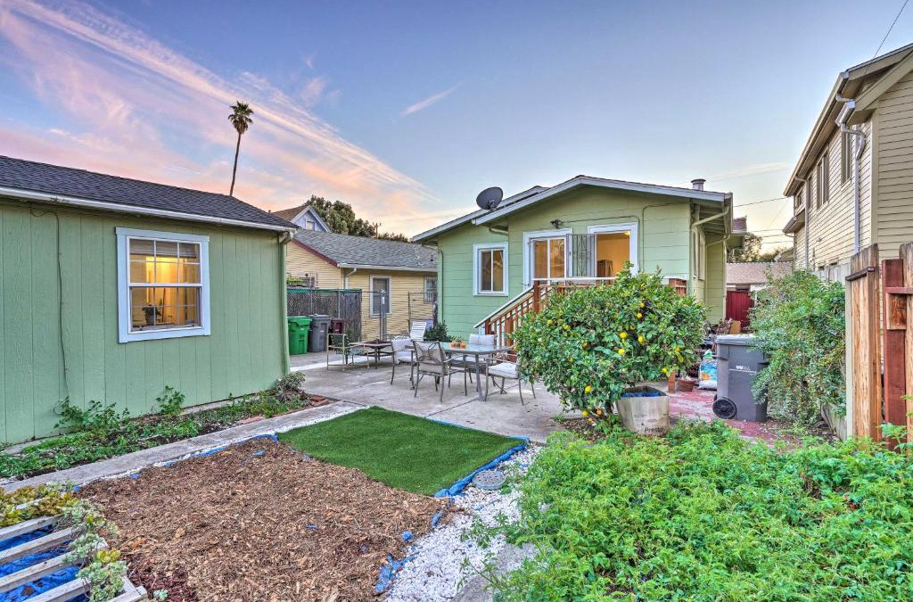 Dimond House | Walkable East Bay Home - 2 Mi to BART Station