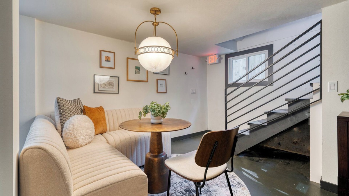 Nob Hill Apartment | Walkable NW 23rd Retreat – Style & Comfort