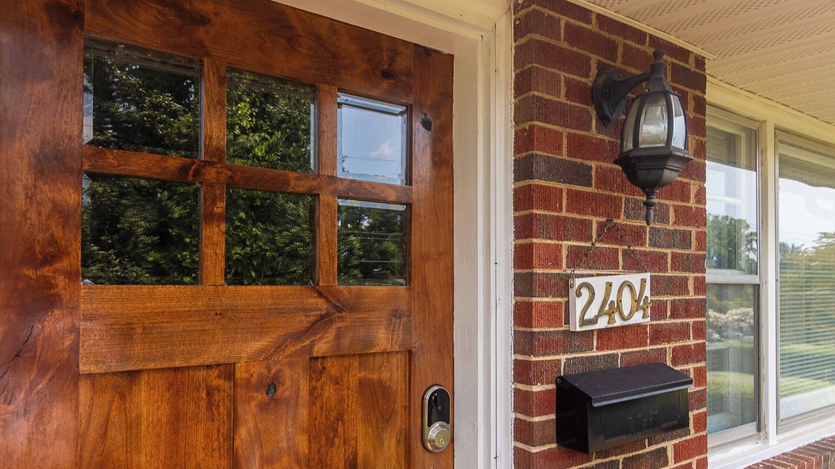 Fry's Spring House | Walkable to UVA, and Fontaine Research park, Newly Renovated Home.