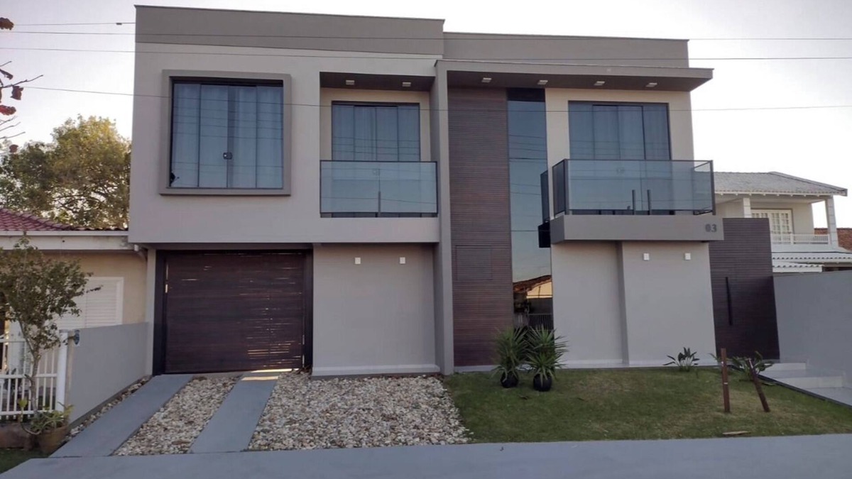 Palhoca House | Walking distance to the beach!