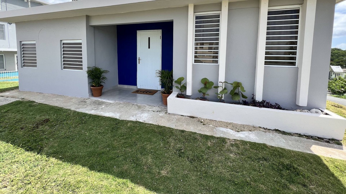 Camaceyes House | Walking distance to Crash Boat