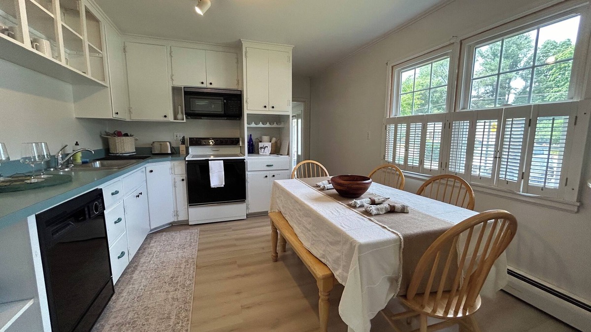 Saratoga Springs House | Walking distance to the track!