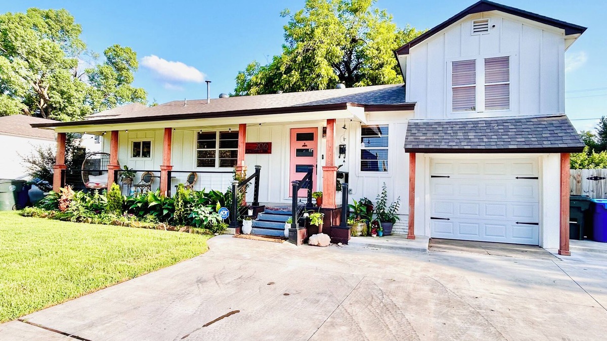 Midwest City House | Walking distance from restaurants, shopping, entertainment, and Tinker AFB