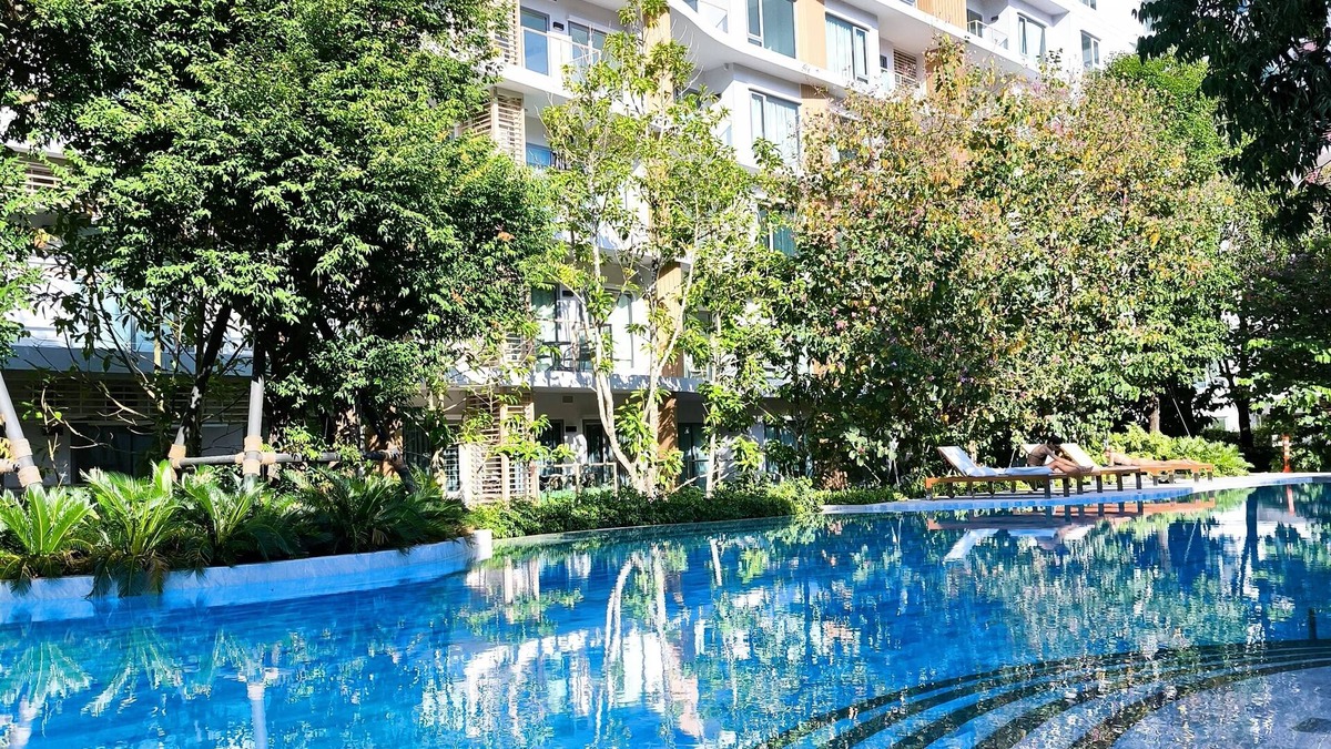 Phuket Condo | Walking distance from Central Phuket Floresta, 29 sqm condo, top floor.