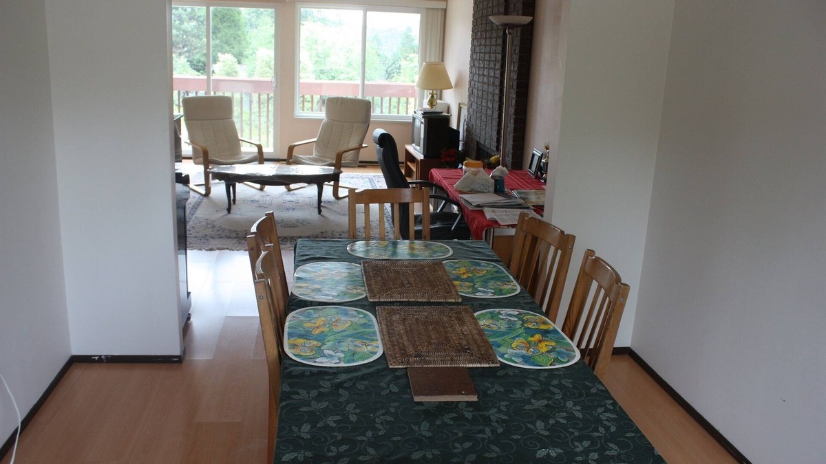 Port Moody House | Walking distance to skytrain 3 bedrooms upper floor house bright and clean