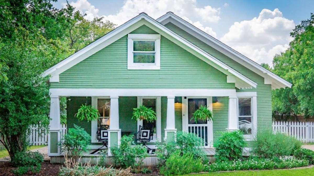 Frisco House | Walking distance to everything in downtown Frisco. Vintage Charmer!