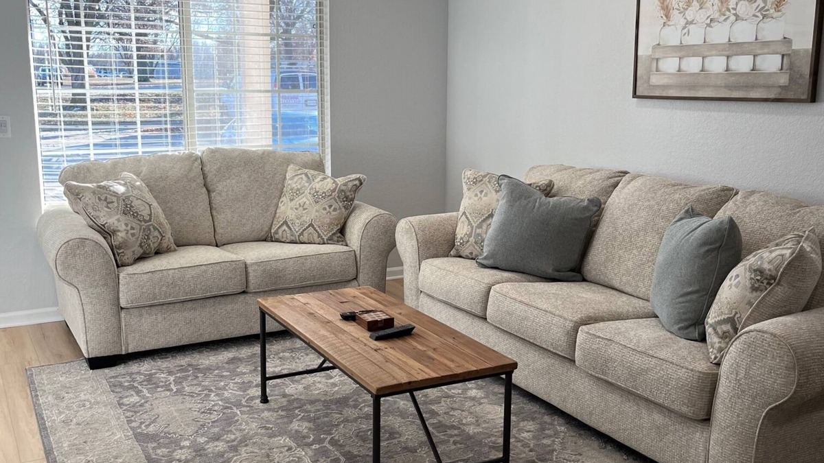 Manhattan Condo | Walking distance to KSU Stadium