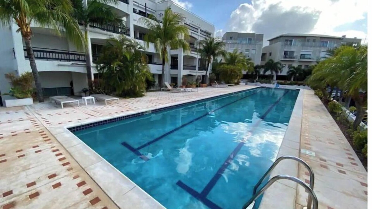 Simpson Bay Apartment | Walking distance to everything on Simpson bay area Restaurants, Beach, Nite Life
