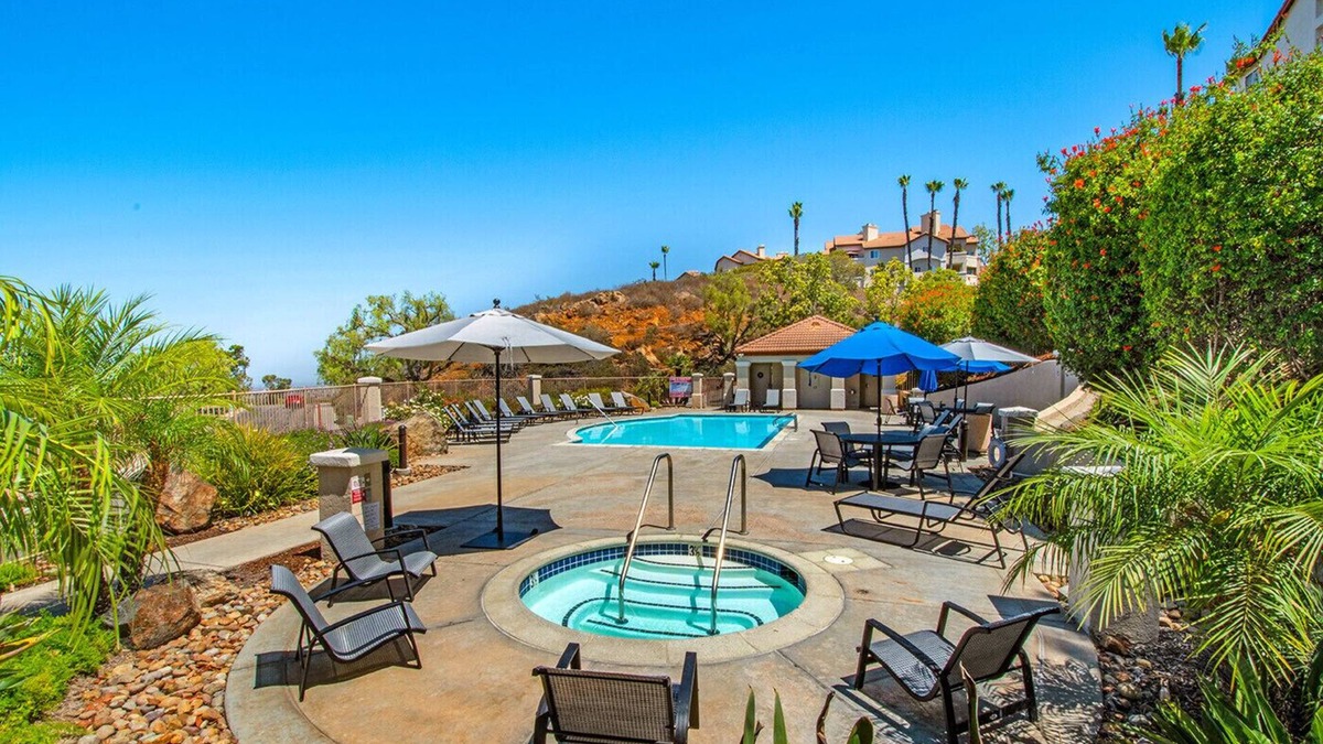 Miramar Ranch North Condo | Walking distance to the lake dog friendly🐶