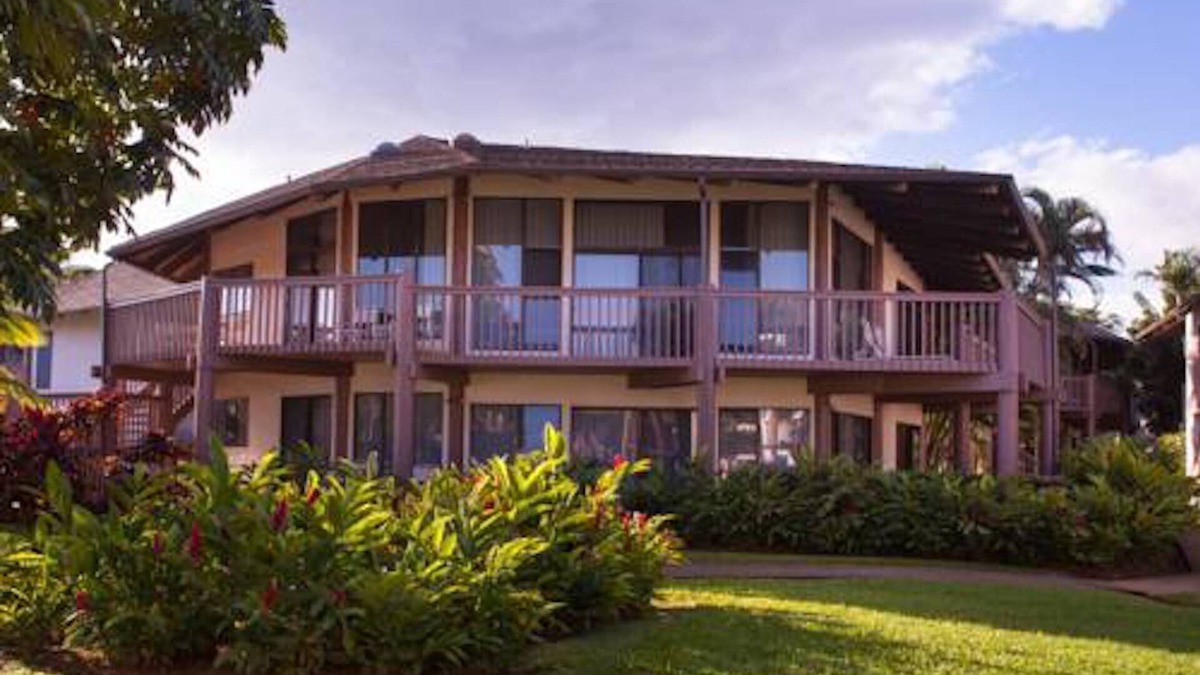 Princeville Resort | Walking Distance to Anini Beach Trailhead, Princeville Park, and Shopping Center