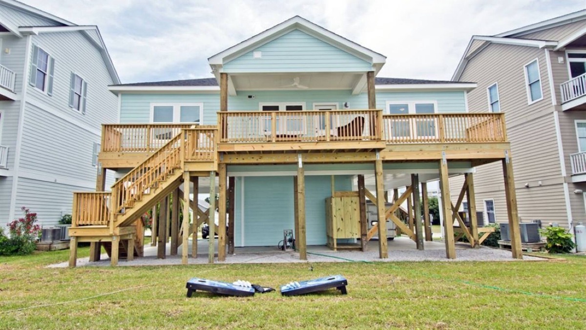 Atlantic Beach Cottage | Walking Distant to Beach & Gorgeous Sound View w/Marina Access