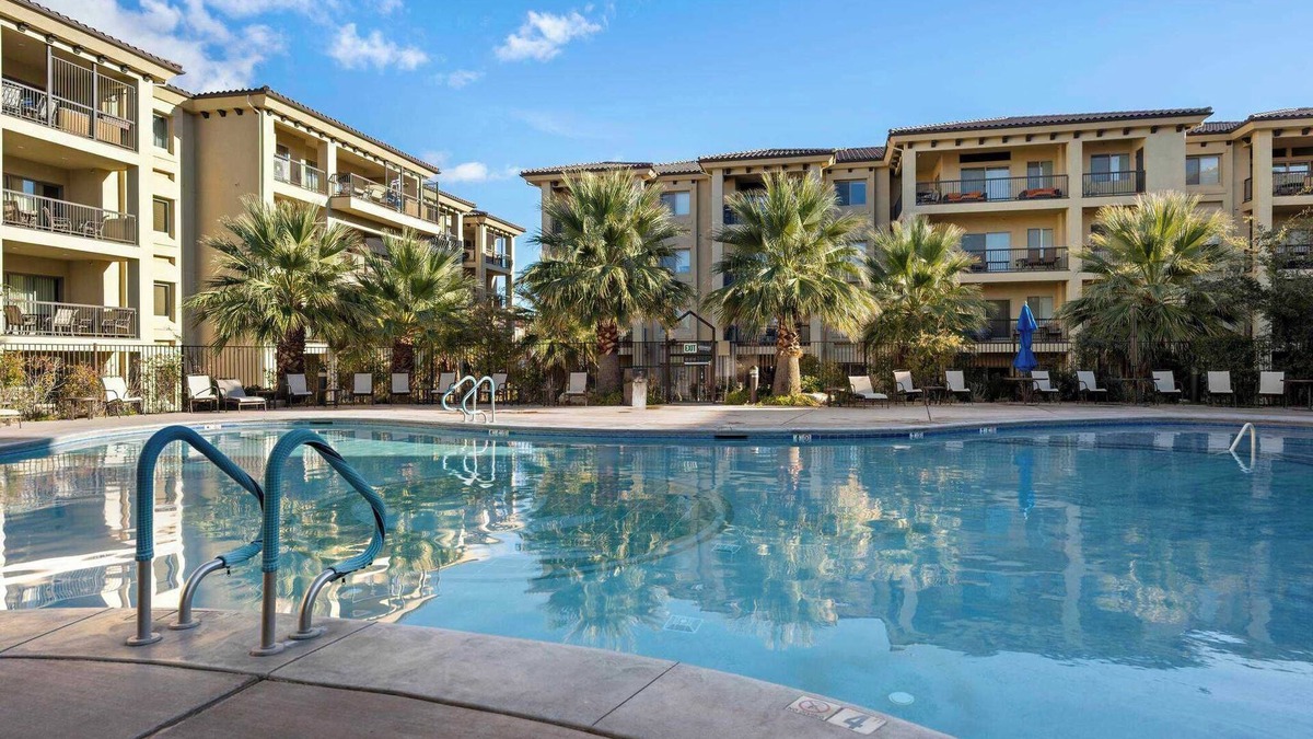 St. George Condo | Walking on Sunshine Ground Level