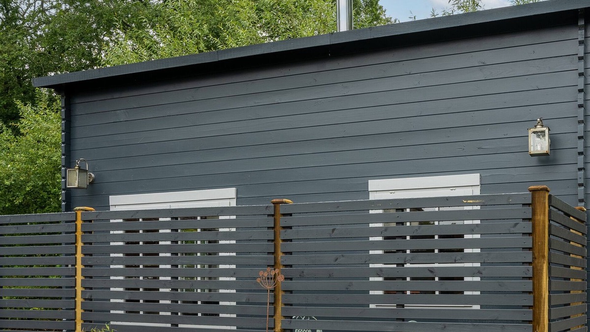 Barns Green Cabin | Walliswood Lodge - Rural Retreat - Newly converted, Wood Burner, Air Con, wi-fi
