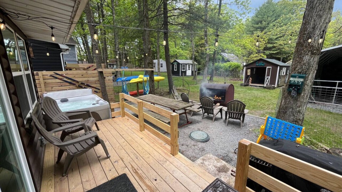 Hawley Cabin | Wally's Cabin |New|Hot Tub|Kayaks|Firepit|Central