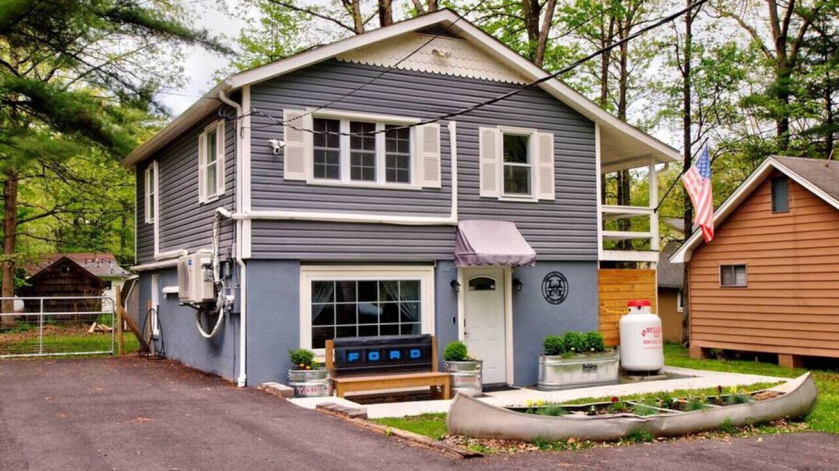 White Mills House | Wally`s House |Kayaks|Firepit|Central|Fireplace