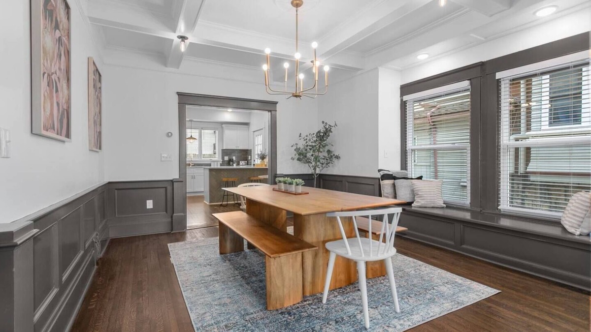 Broadway Gillham House | Walnut Charming Modern 5BR Home Walkable Kings