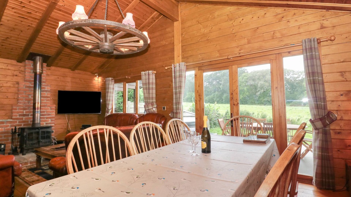 Swanage Cottage | Walnut
