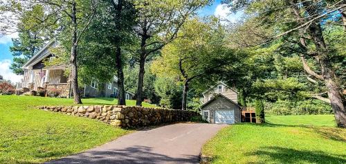 West Jefferson House | Walnut Hill Cottage