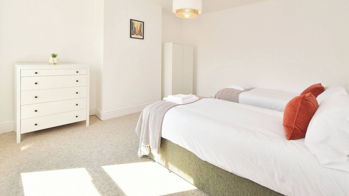 Crewe House | Walthall House - By Sigma Stays