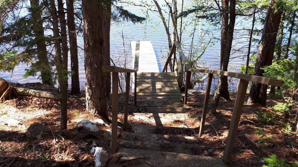 Madawaska Valley Cottage | Wandas cozy duplex cabin