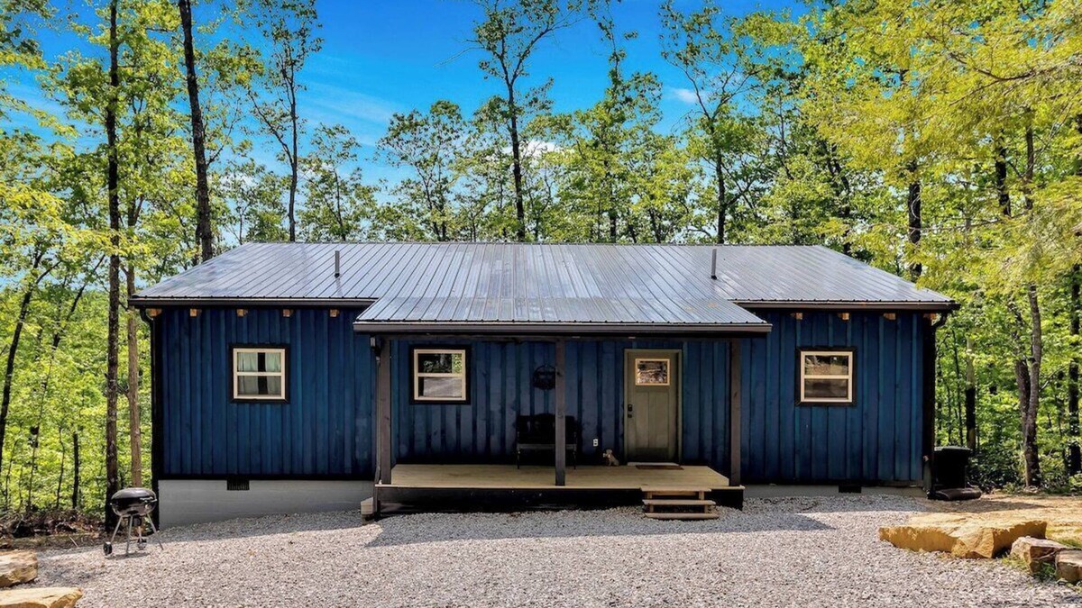 Frenchburg Cabin | Wander Inn at Red River Gorge*Hot Tub*No Pet Fee!*