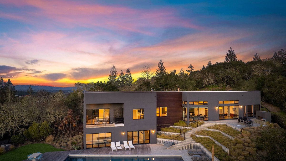 Forestville House | Wander Sonoma Vineyards w/Pool, Workstations & Hot Tub – 4 Bedrooms, Sleeps 8