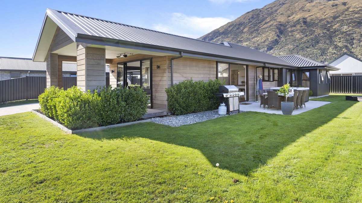 Lower Shotover House | Wanderlust - Queenstown Holiday Home