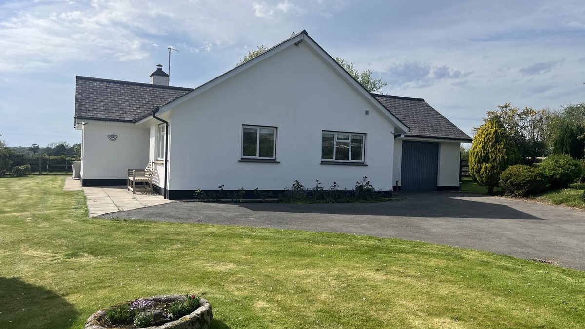 Hatherleigh House | WAR HORSE VALLEY ORCHARD VIEW, pet friendly in Hatherleigh