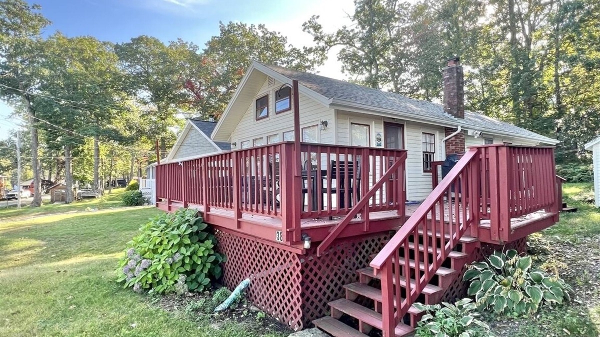 Standish Cottage | WARD'S COVE WITH VIEWS OF SEBAGO LAKE. SHORT WALK TO ASSOCIATION BEACH