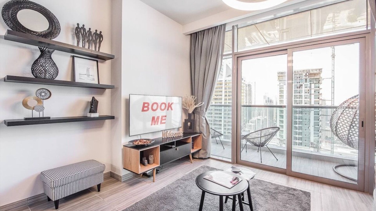 Jumeirah Lake Towers Condo | Warm 1-Bedroom Family-Friendly Aparment in JLT