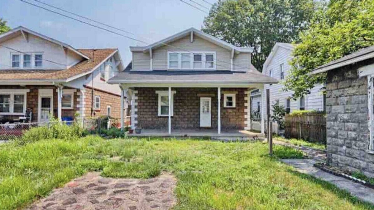 Harrisburg - Hershey House | Warm 2 bedroom 2 bathroom w/free parking