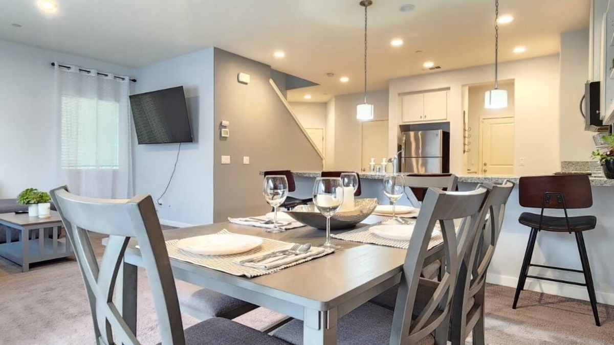 Moreno Valley House | Warm and Cozy Living Experience
