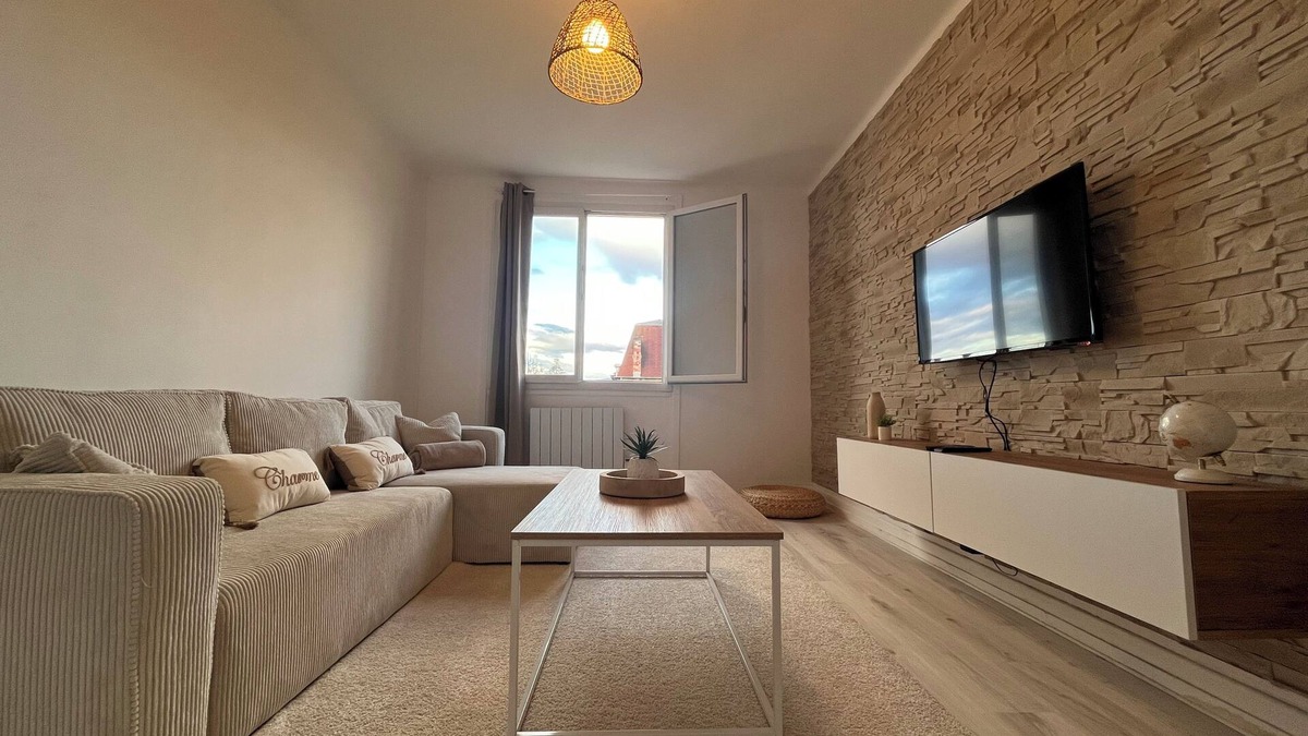 Villefranche-sur-Saone Apartment | Warm and bright accommodation