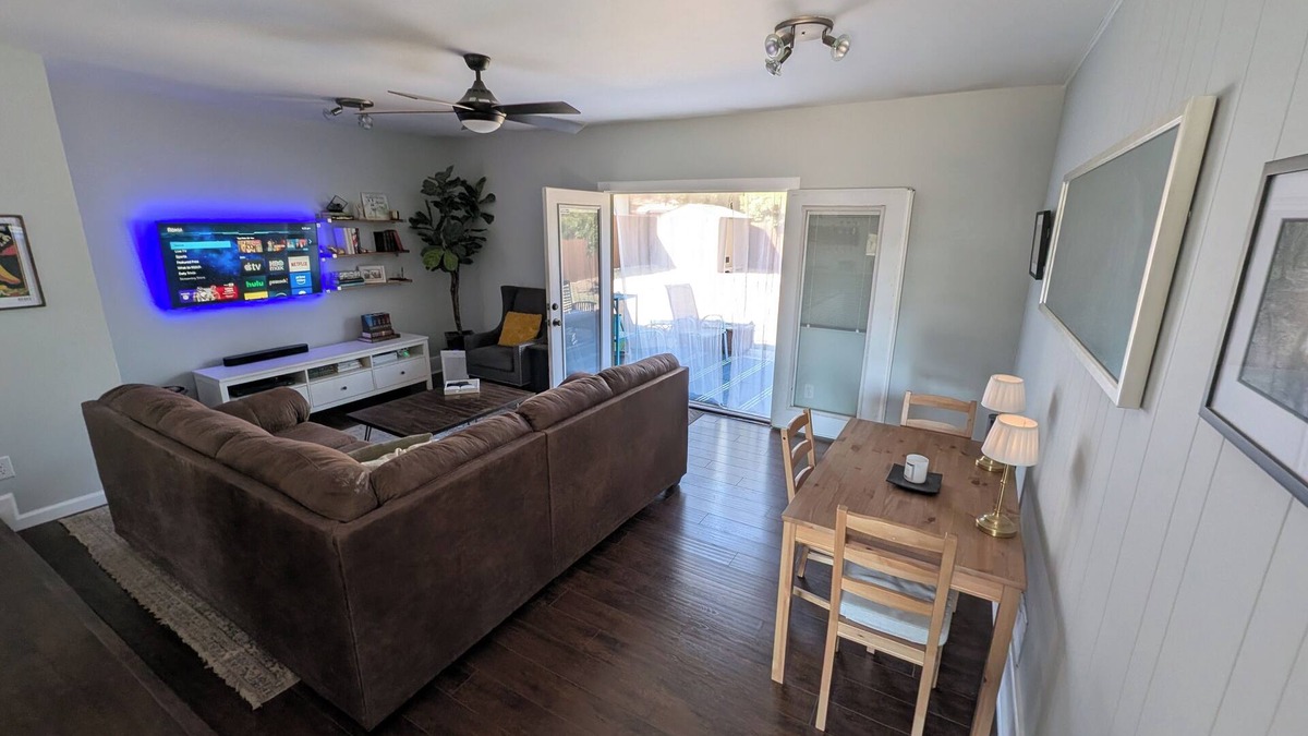 North Austin Civic Association House | Warm and Welcoming 3 Bed House in North Central Austin