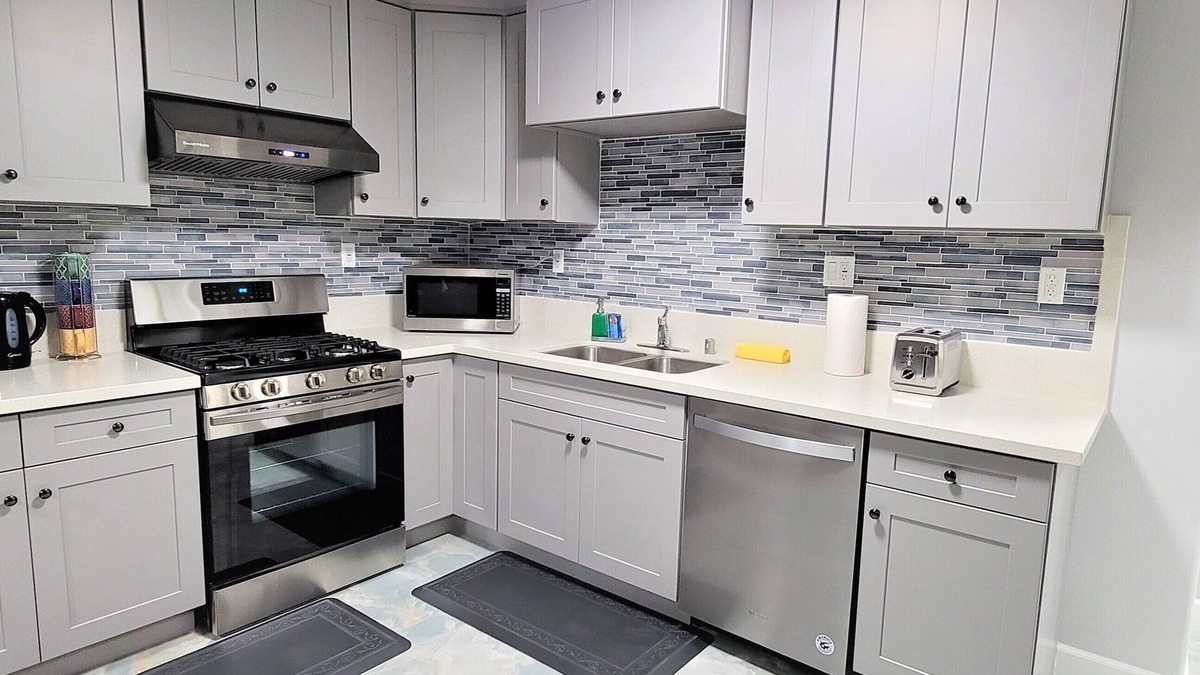Midway City House | Warm & Comfy home near beach and Disney