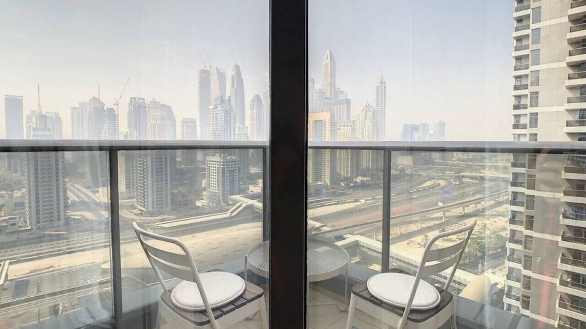 Jumeirah Lake Towers Apartment | Warm One Bedroom in JLT