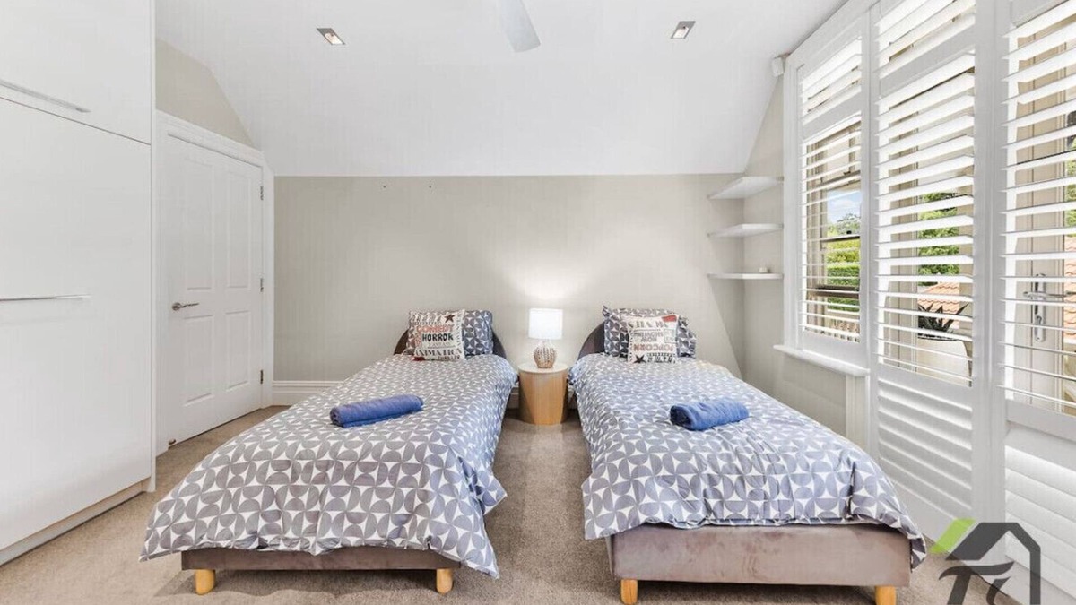 Warrawee House | Warrawee 别墅&6房5卫泳池&厨房设备齐全