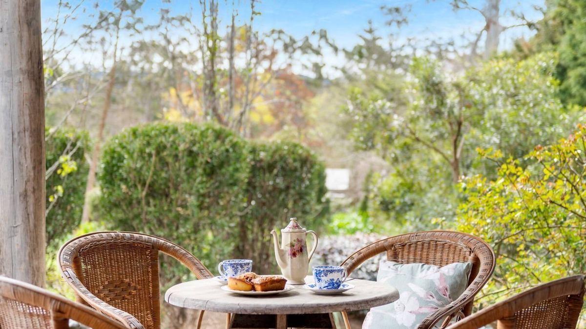 Berry Cottage | Warriwul Cottage - luxurious rural barn-style cottage in the heart of Berry