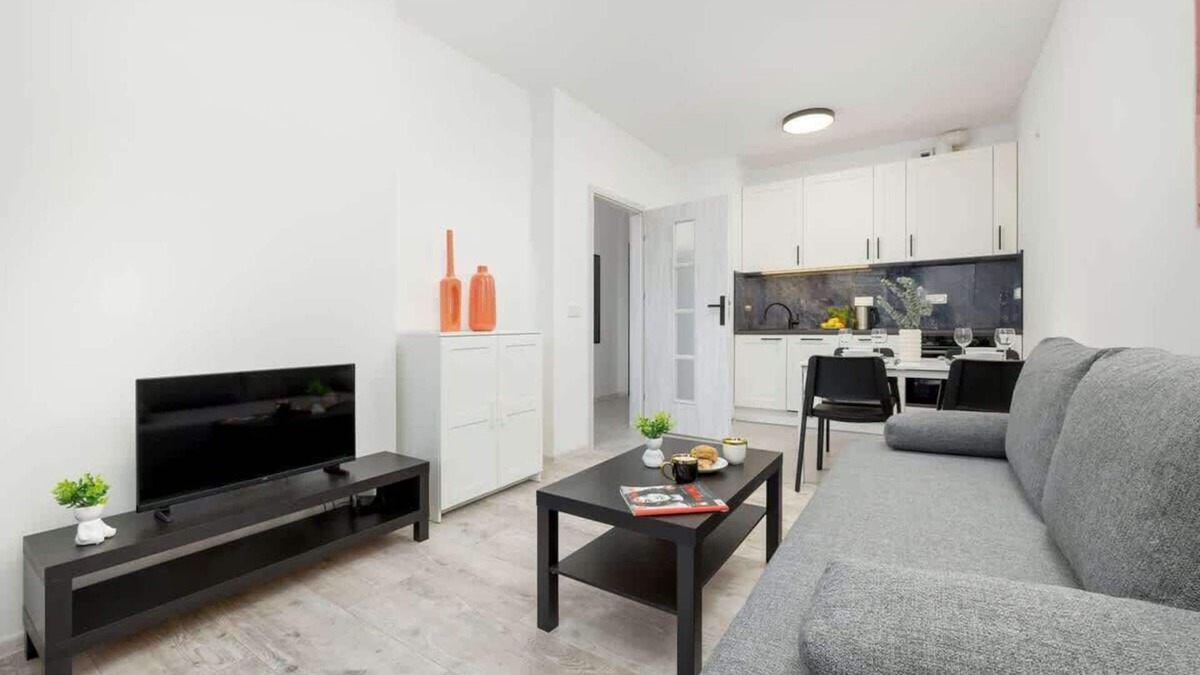 Praga Polnoc Apartment | Warszawski Świt 5 | Bright Apartment | Parking