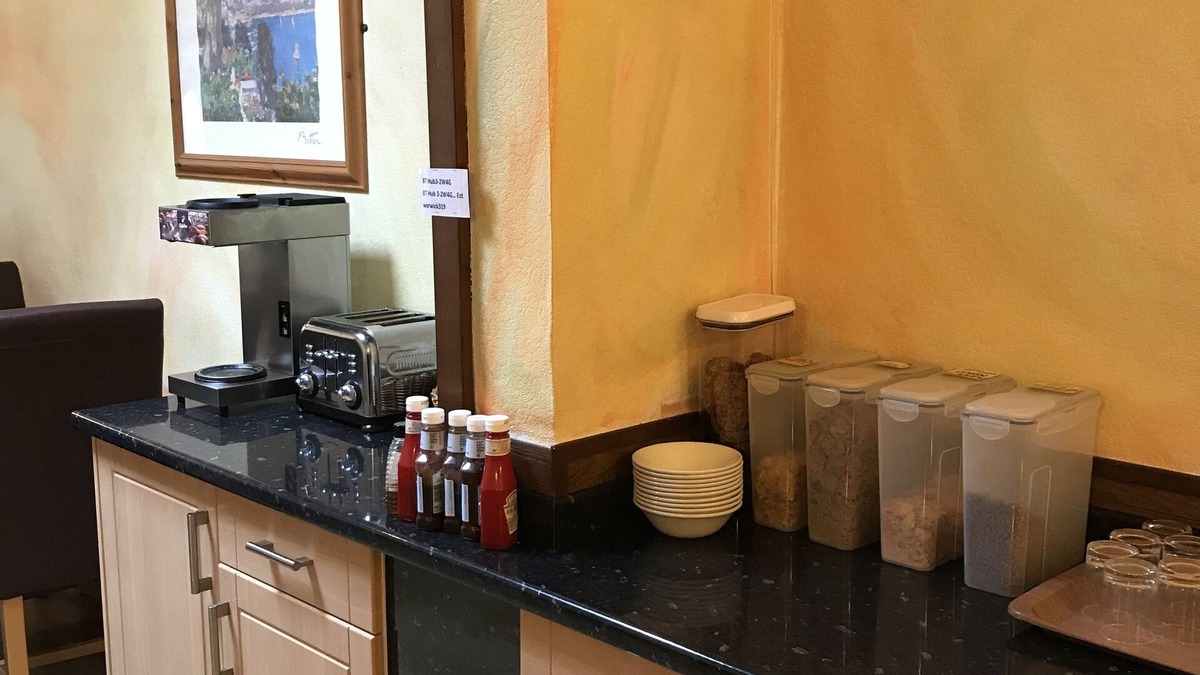 Tolworth Cabin | Warwick Lodge